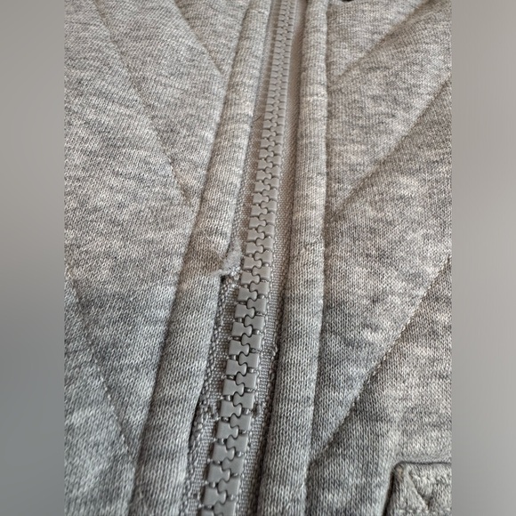 Ivivva hooded zippered jacket, Girls size 12 - Picture 8 of 12